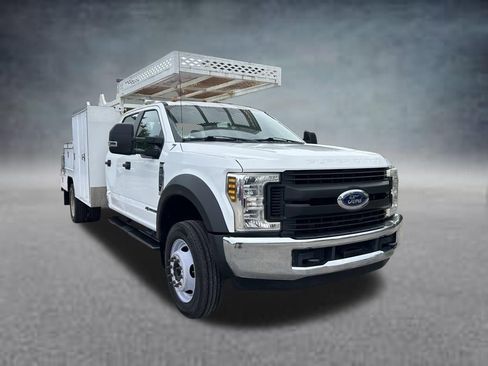 Used 2019 Ford F550 2WD Crew Cab Super Duty image 2