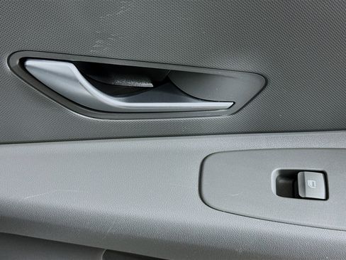 Used 2023 Hyundai Elantra SEL w/ Preferred Accessory Package FWD image 30