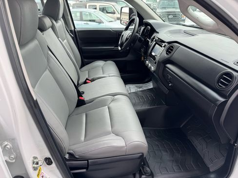 Used 2014 Toyota Tundra SR image 11