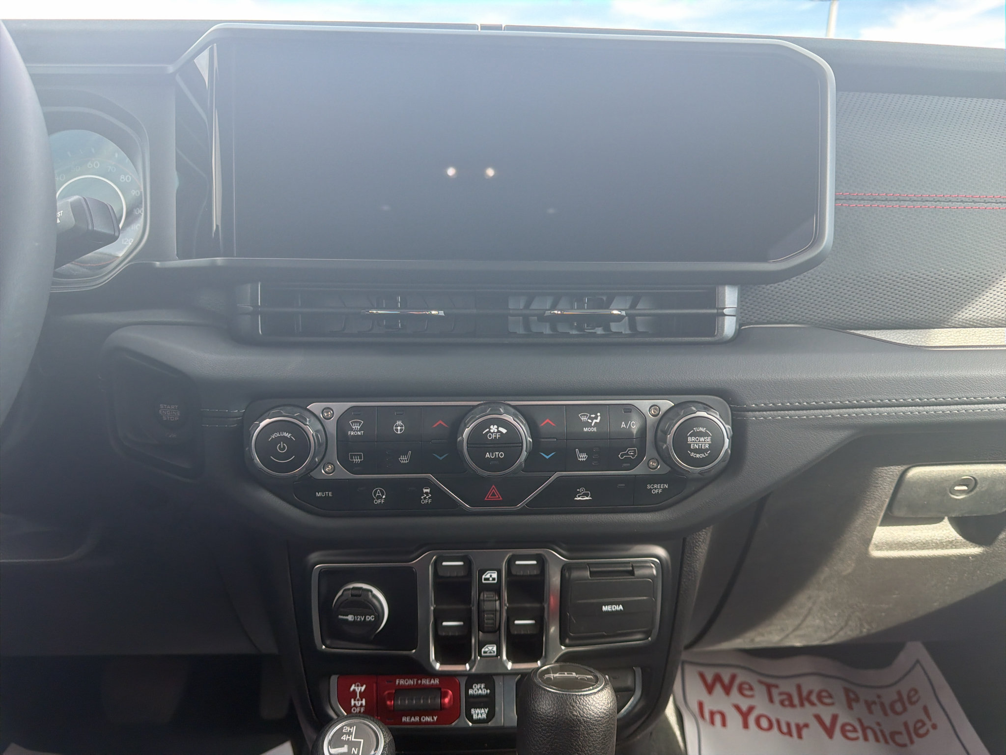 Used 2024 Jeep Gladiator Rubicon w/ Convenience Group AWD/4WD image 10