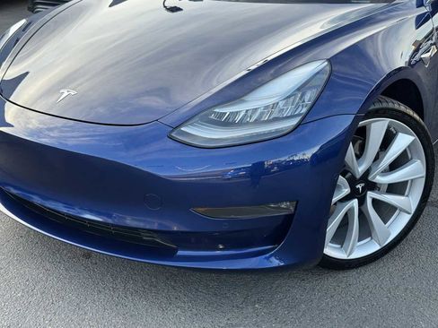 Used 2018 Tesla Model 3 image 3
