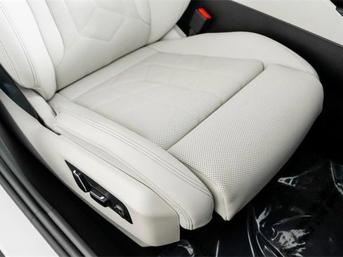 Used 2025 BMW i5 xDrive40 w/ M Sport Package image 45