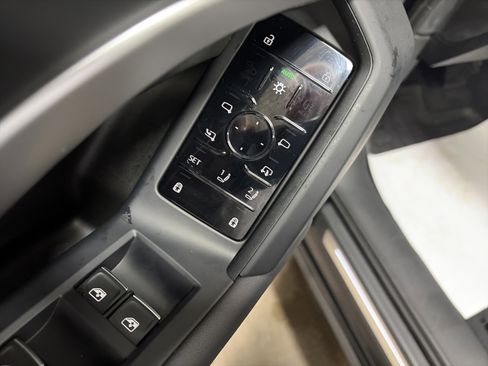 Certified 2025 Audi Q5 Premium w/ Convenience Package image 26