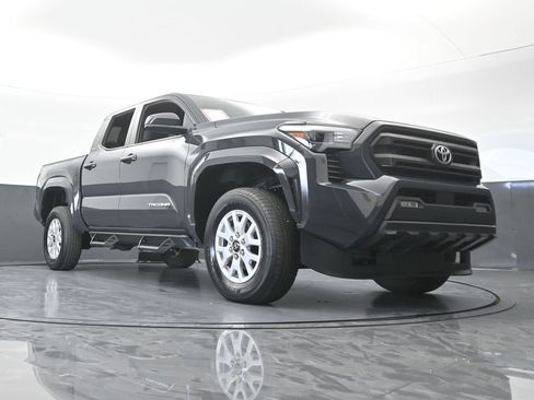 Used 2024 Toyota Tacoma SR5 RWD image 62