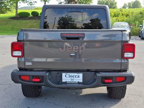 Used 2023 Jeep Gladiator Rubicon w/ Cold Weather Group AWD/4WD image 8