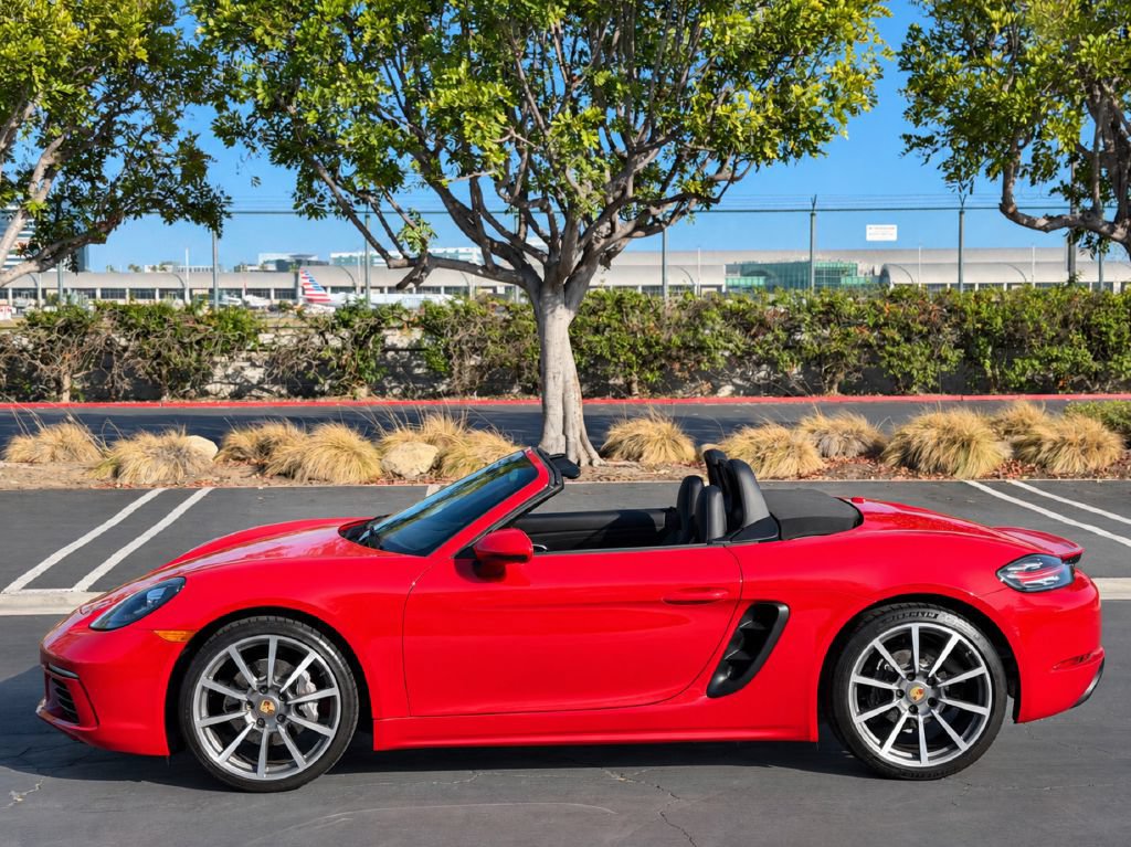 Used 2020 Porsche 718 Boxster RWD image 4