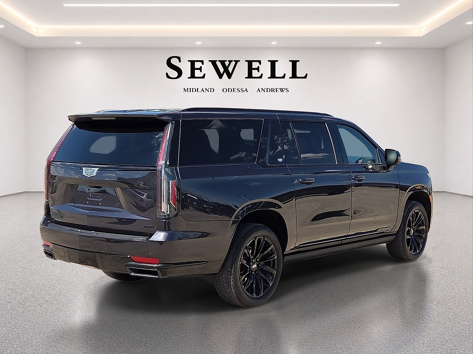 Used 2024 Cadillac Escalade ESV Sport Platinum w/ LPO, ONYX Package AWD/4WD image 4