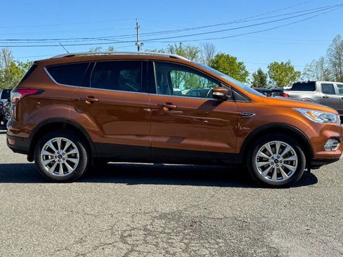 Used 2017 Ford Escape Titanium w/ Equipment Group 301A AWD/4WD image 2