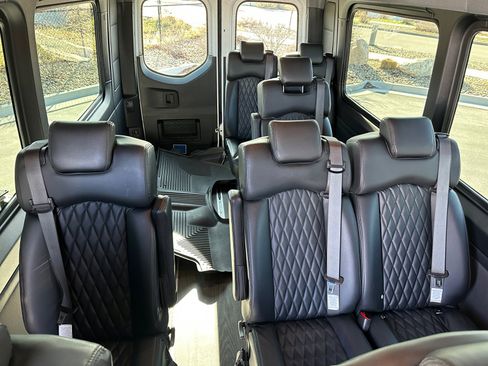 Used 2024 Mercedes-Benz Sprinter 3500 image 27