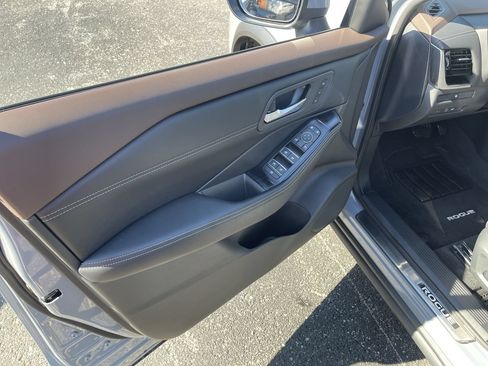 Used 2023 Nissan Rogue SL w/ SL Premium Package AWD/4WD image 23