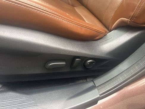 Used 2021 Subaru Outback Touring AWD/4WD image 11