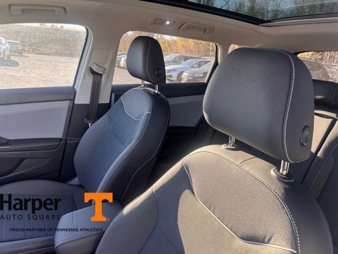 Used 2024 Volkswagen Taos SE image 12