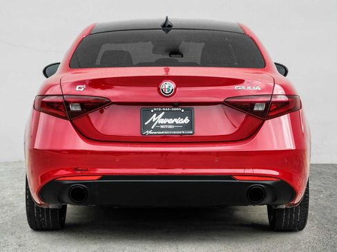 Used 2022 Alfa Romeo Giulia Ti AWD/4WD image 10