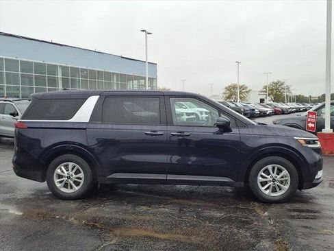 Certified 2024 Kia Carnival LX image 8