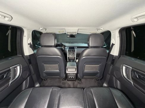Used 2017 Land Rover Discovery Sport SE image 14