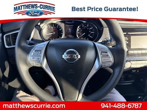 Used 2016 Nissan Rogue SV image 16