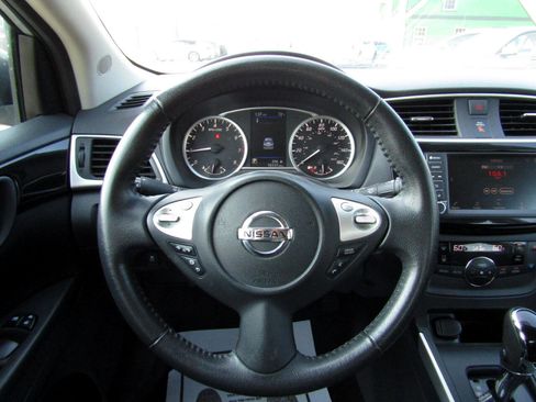 Used 2019 Nissan Sentra SV image 10