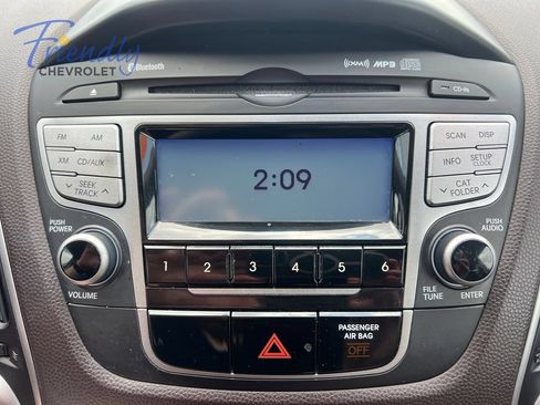 Used 2011 Hyundai Tucson GLS FWD image 11