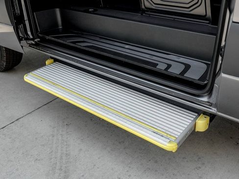 Used 2025 Mercedes-Benz Sprinter 2500 image 12