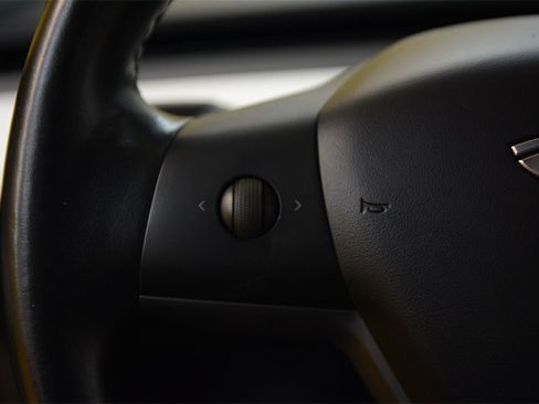 Used 2018 Tesla Model 3 Long Range image 14