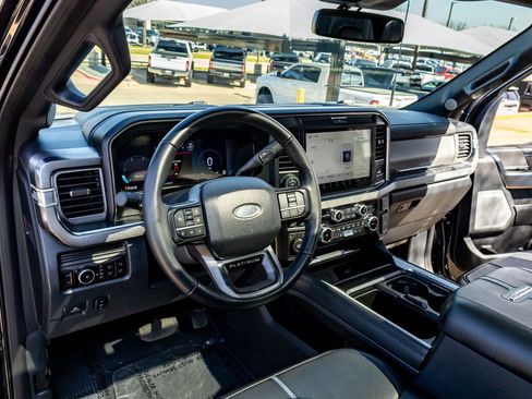 Used 2025 Ford F450 Platinum image 17