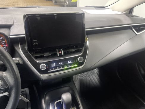 Used 2024 Toyota Corolla LE image 28