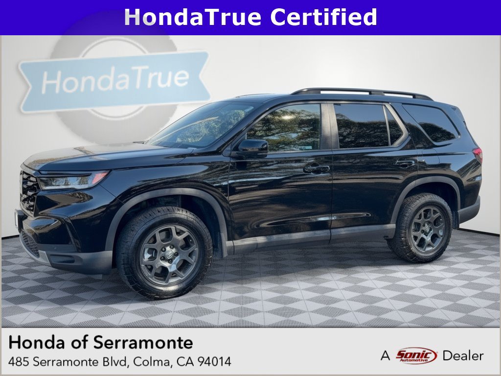 Certified 2025 Honda Pilot TrailSport image 1