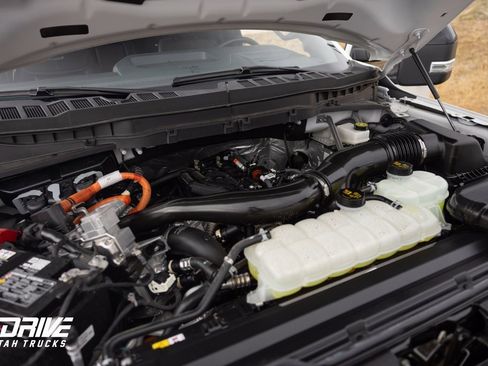 Used 2025 Ford F150 Platinum image 31