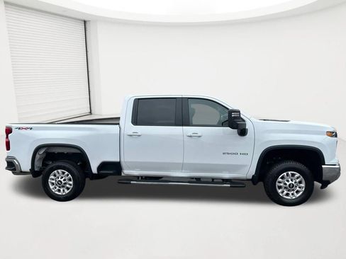Used 2025 Chevrolet Silverado 2500 LT w/ Convenience Package AWD/4WD image 4
