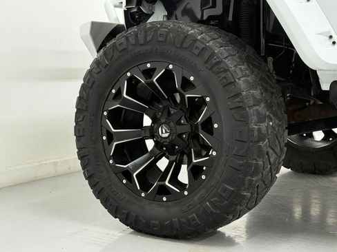 Used 2018 Jeep Wrangler Unlimited Sport S image 40