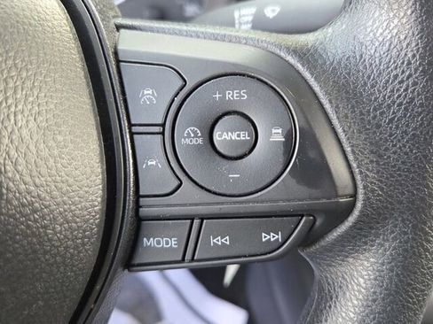 Used 2025 Toyota Corolla LE image 24