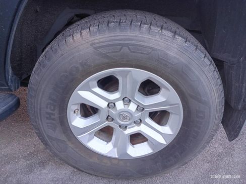 Used 2017 Toyota 4Runner TRD Off-Road Premium image 28