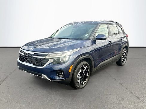 Used 2024 Kia Seltos EX FWD image 3