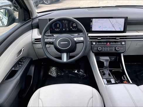 Certified 2026 Hyundai Tucson SE FWD image 5