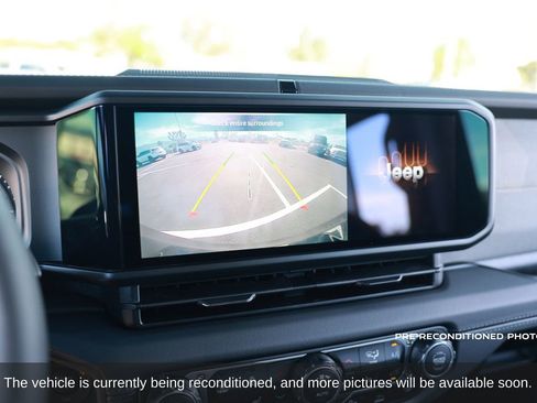 Used 2025 Jeep Wrangler Unlimited Sahara w/ Safety Group image 17