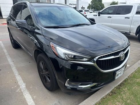 Used 2019 Buick Enclave Essence image 2