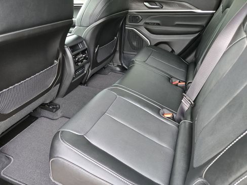 New 2026 Jeep Grand Cherokee Limited AWD/4WD image 15