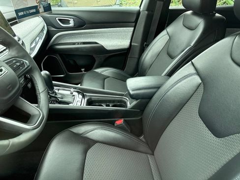 Used 2023 Jeep Compass Latitude w/ Convenience Group AWD/4WD image 20