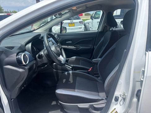 Used 2025 Nissan Versa SV FWD image 24
