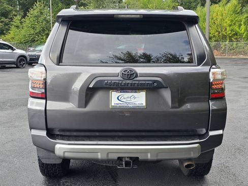 Used 2018 Toyota 4Runner TRD Off-Road Premium w/ TRD Performance Package AWD/4WD image 28