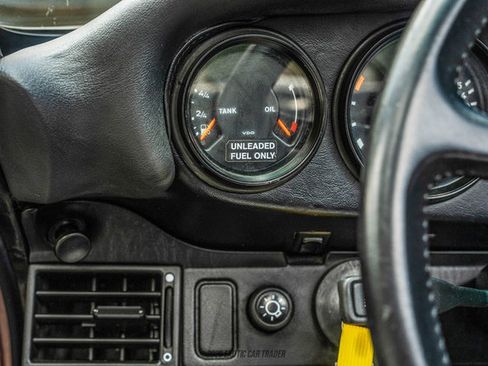 Used 1988 Porsche 911 Carrera RWD image 45