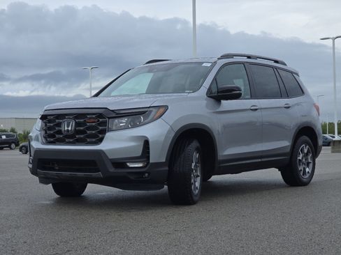Used 2023 Honda Passport TrailSport image 14