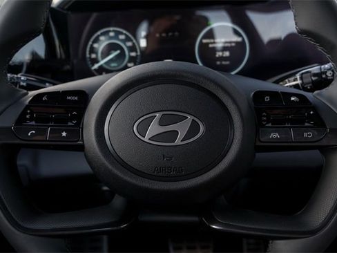 New 2025 Hyundai Elantra SEL image 10