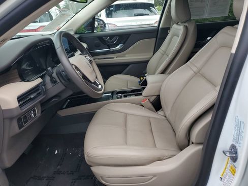 Used 2024 Lincoln Corsair Reserve FWD image 11