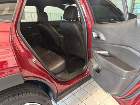 Used 2025 Chevrolet Trax RS w/ Driver Confidence Package FWD image 26