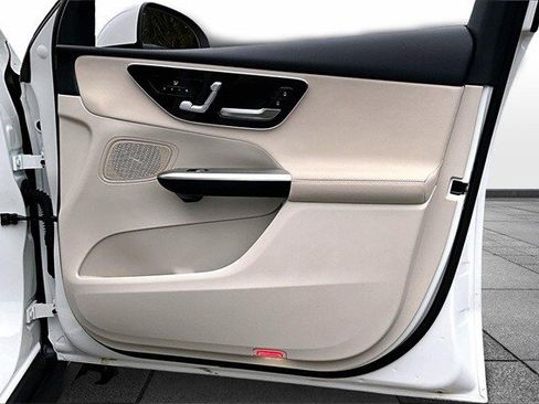 Certified 2025 Mercedes-Benz GLC 300 4MATIC image 31