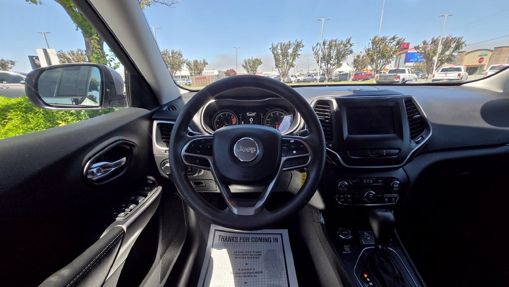 Used 2021 Jeep Cherokee Latitude AWD/4WD image 14