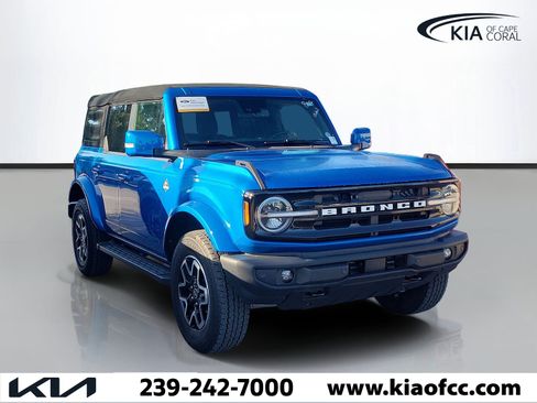 Used 2024 Ford Bronco Outer Banks AWD/4WD image 1