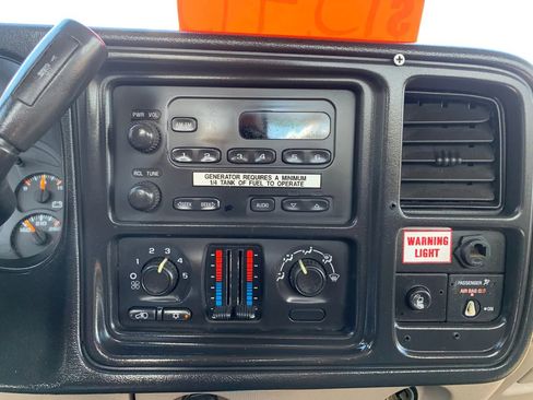 Used 2005 Chevrolet Silverado 2500 W/T image 13