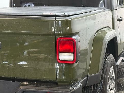 Used 2022 Jeep Gladiator Sport image 12